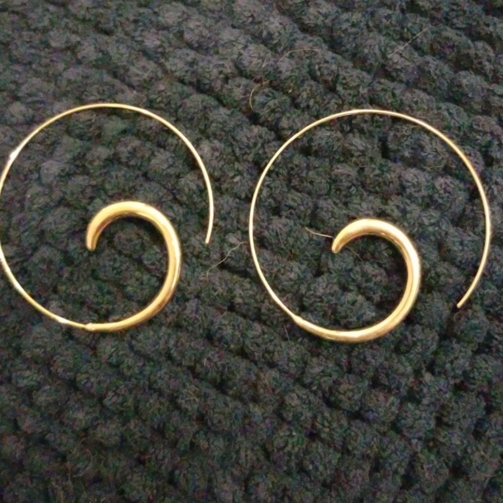 Pull through earrings